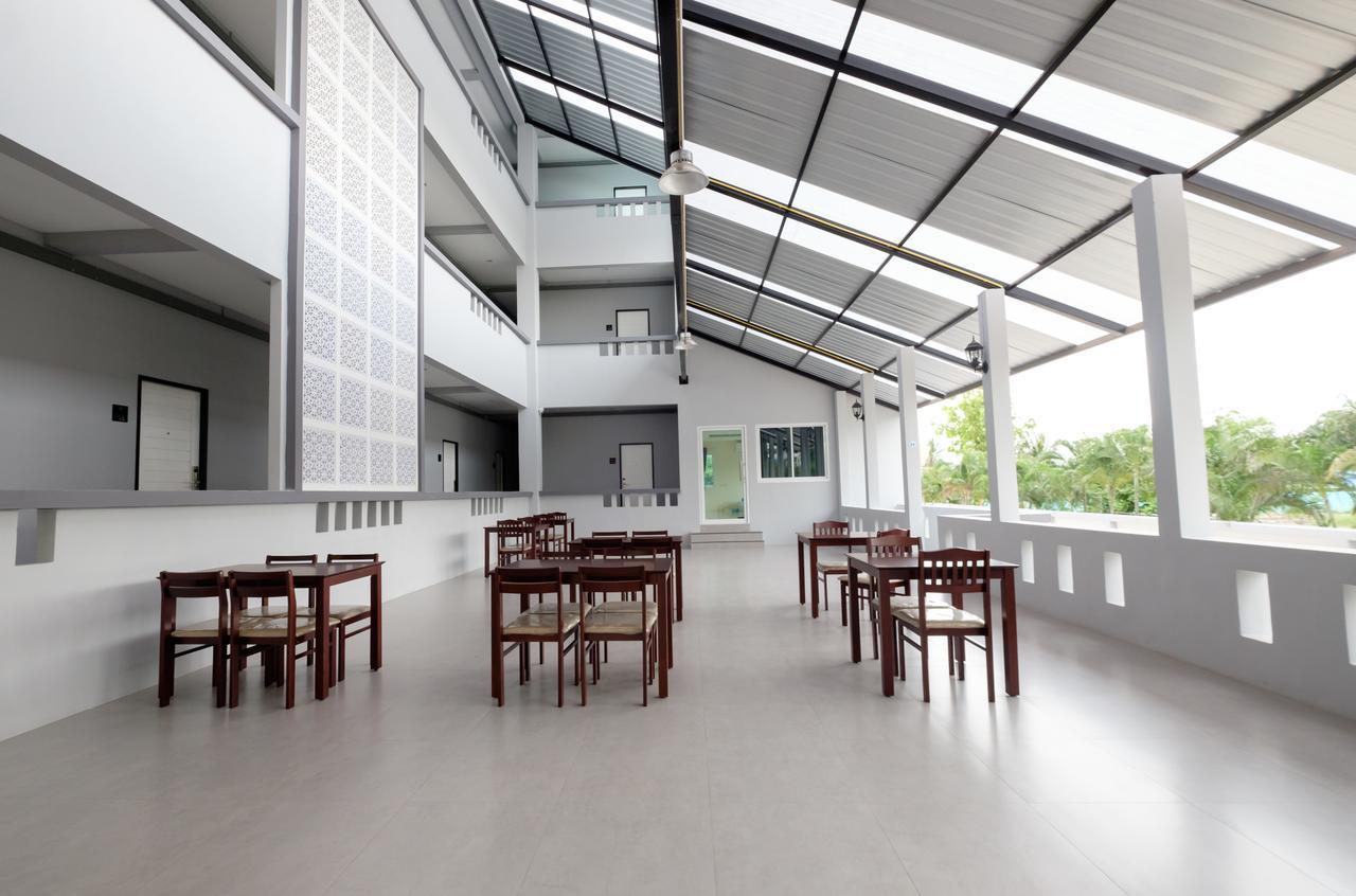 Wisdom Hotel Samut Songkhram Екстериор снимка